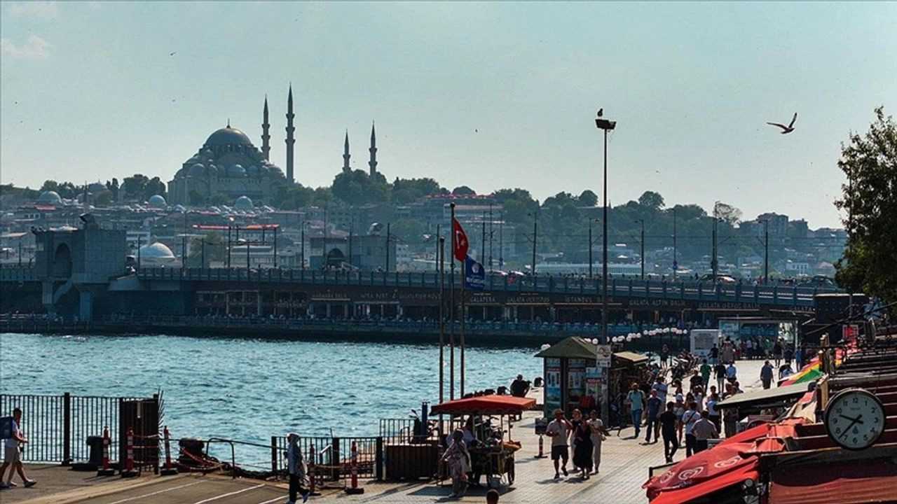 İstanbul'da Rekor Nem: Sıcak Hava Bunalttı 3 Istanbulda Rekor Nem Sicak Hava Bunaltti 4