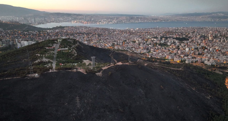 İzmir’deki Orman Yangınının Zararları Havadan Görüntülendi