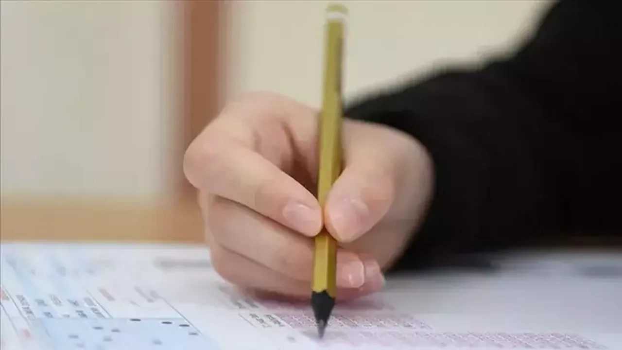 KPSS Maratonu Zirveye Ulaşıyor: Adaylar İçin Kritik Pazar 2 KPSS Maratonu Zirveye Ulasiyor Adaylar Icin Kritik Pazar 3