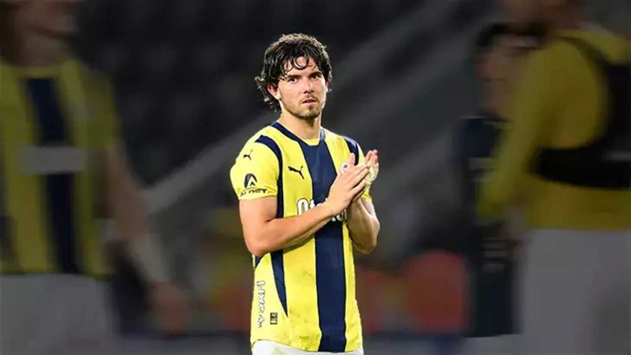 Kadıoğlu'nun Hareketi: Fenerbahçe'de Veda Sinyali mi? 2 Kadioglunun Hareketi Fenerbahcede Veda Sinyali mi 3