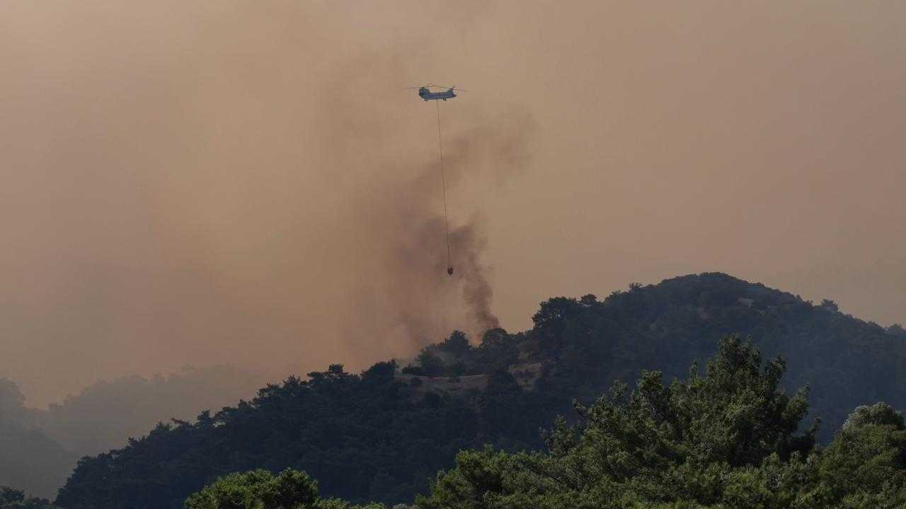 Karşıyaka'daki Yangın Bölgesinde Rüzgâr Hızı Düşüş Gösterdi 3 Karsiyakadaki Yangin Bolgesinde Ruzgar Hizi Dusus Gosterdi 4