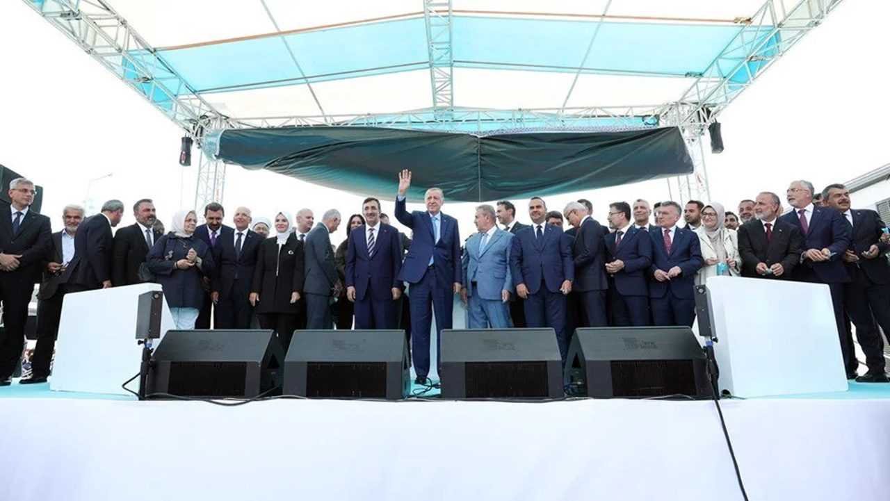 Malazgirt Zaferi Ahlat’ta Coşkuyla Kutlandı 3 Malazgirt Zaferi Ahlatta Coskuyla Kutlandi 4