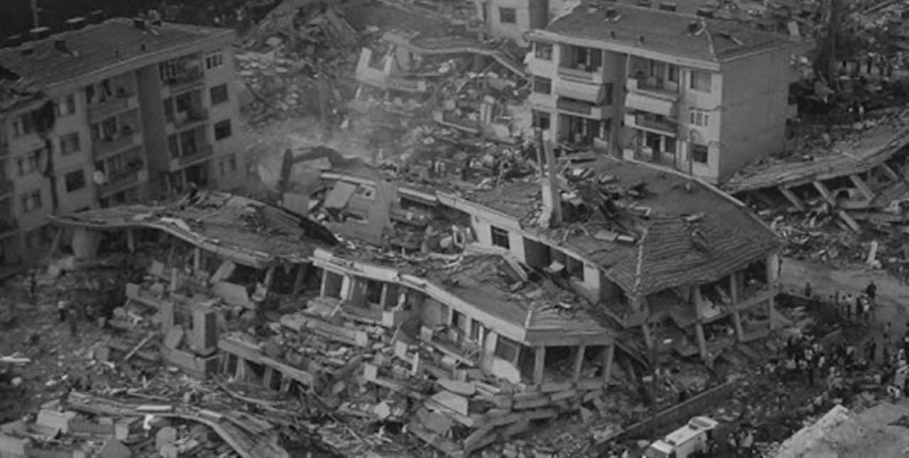 Marmara Depreminin 25. Yildonumunde Anma Etkinlikleri 3