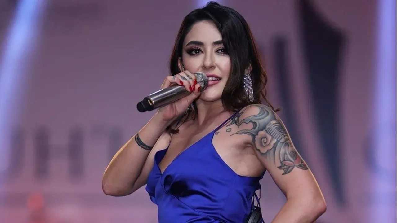 Melek Mosso’nun Estetik İtirafı ve Patlayan Tepkiler 4 Melek Mossonun Estetik Itirafi ve Patlayan Tepkiler 5