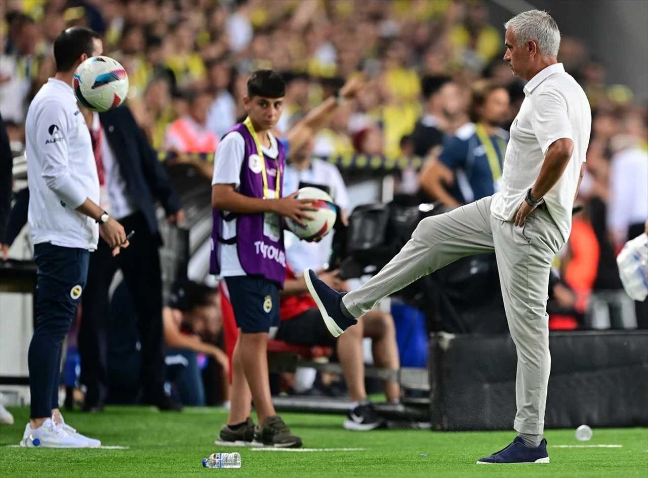 Mourinho: Fenerbahçe Daha Fazla Golle Kazanmalıydı 1 Mourinho Fenerbahce Daha Fazla Golle Kazanmaliydi 1