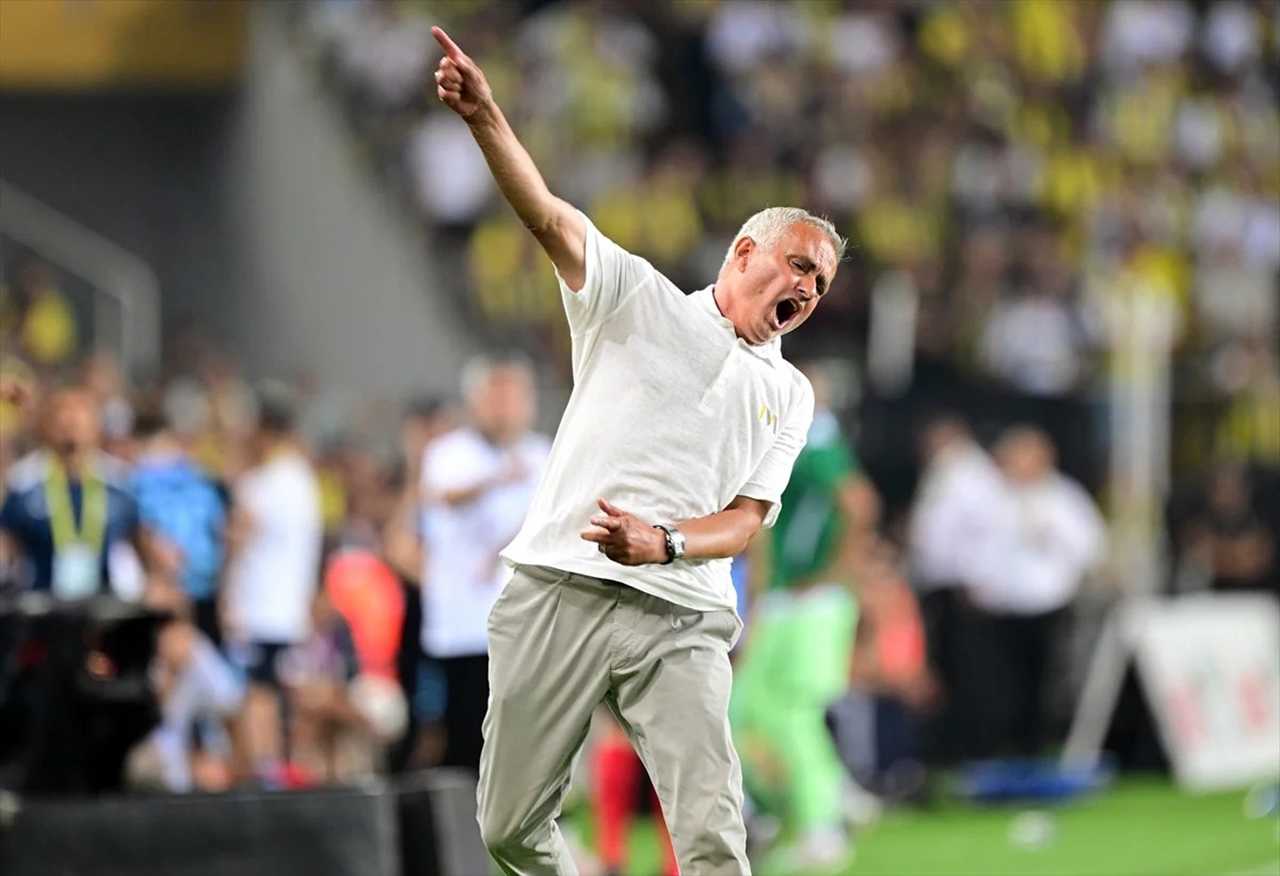 Mourinho: Fenerbahçe Daha Fazla Golle Kazanmalıydı 3 Mourinho Fenerbahce Daha Fazla Golle Kazanmaliydi 3