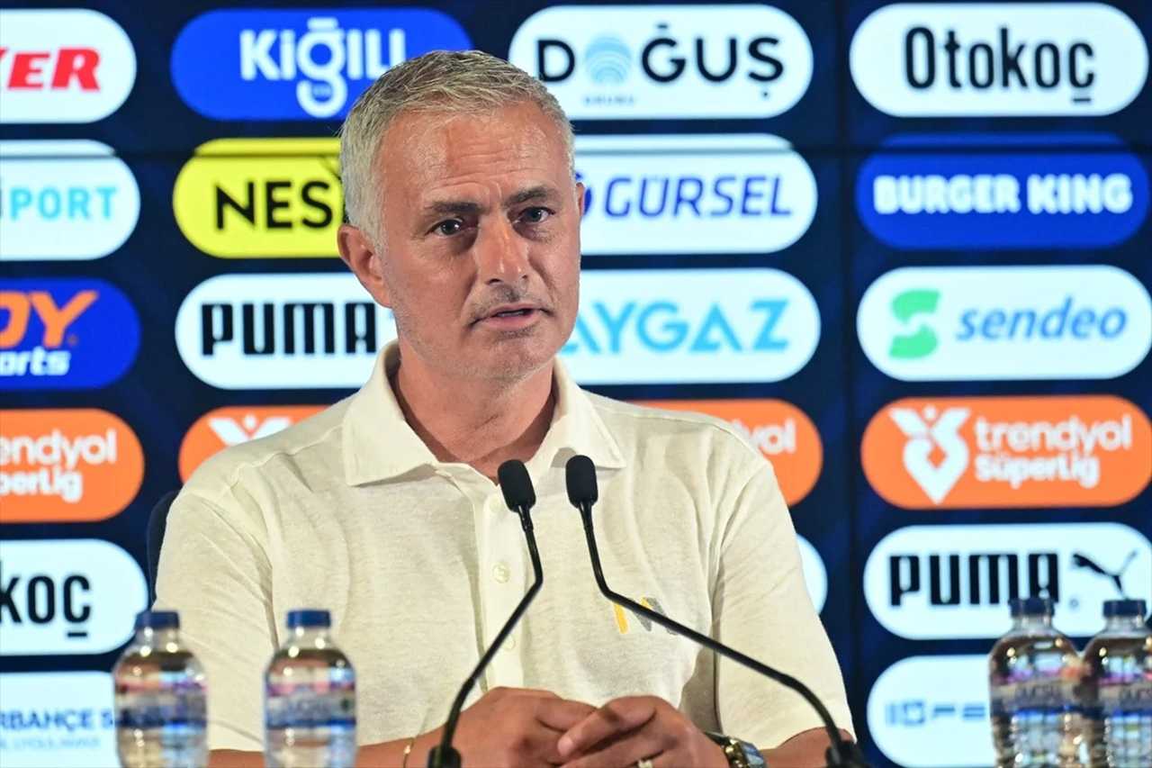Mourinho: Fenerbahçe Daha Fazla Golle Kazanmalıydı 5 Mourinho Fenerbahce Daha Fazla Golle Kazanmaliydi 5