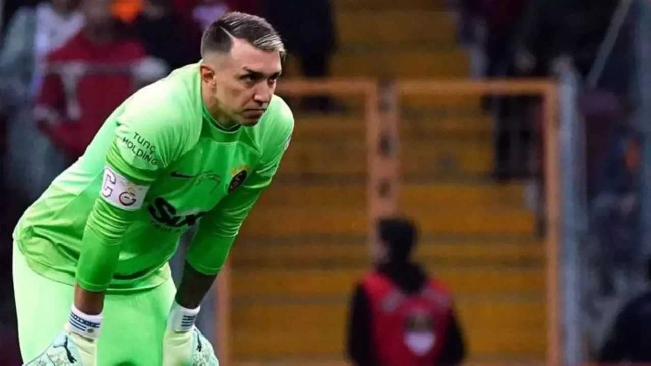 Muslera’nın Veda Süreci: Galatasaray’ın Kaleci Krizi 1 Musleranin Veda Sureci Galatasarayin Kaleci Krizi 2