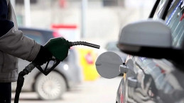 Petrol Fiyatları Düşüşte: Benzine İndirim Bekleniyor