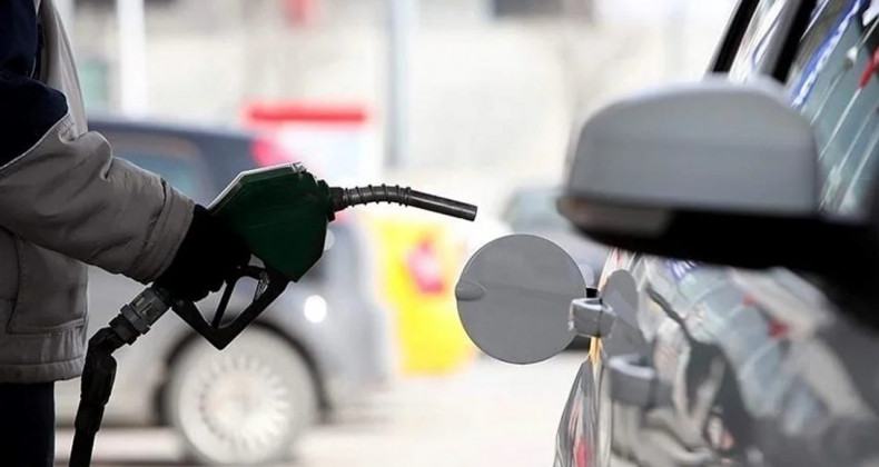 Petrol Fiyatları Düşüşte: Benzine İndirim Bekleniyor