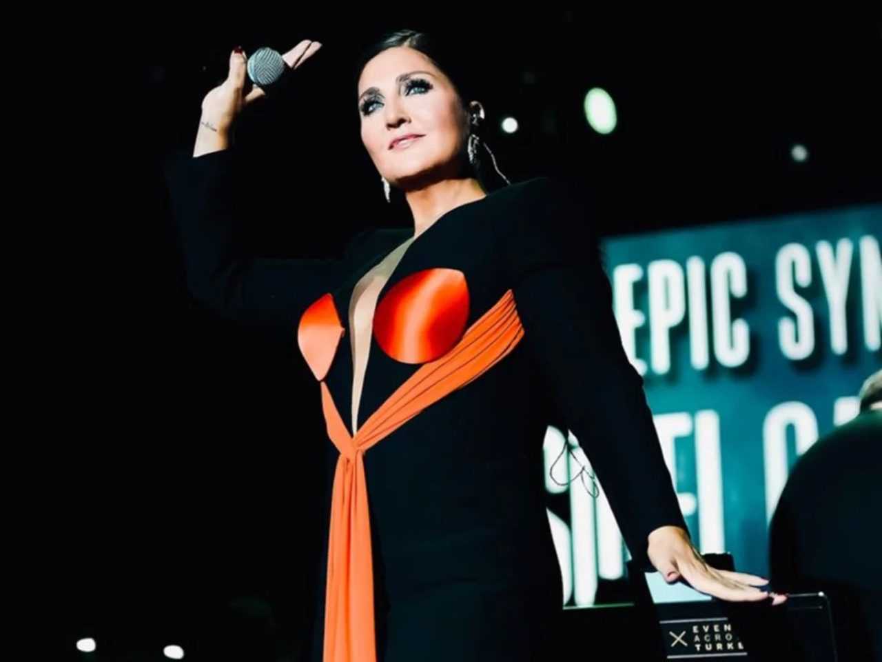 Sibel Can, Bursa Konserinde Sahneye Damga Vurdu 2 Sibel Can Bursa Konserinde Sahneye Damga Vurdu 2
