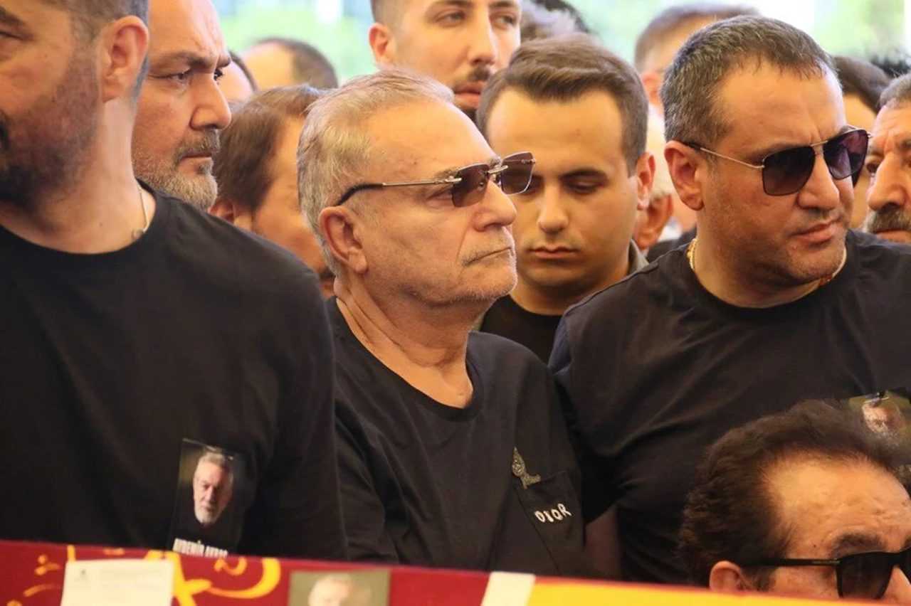 Sinema Dunyasinin Cinari Aydemir Akbasa Veda 8