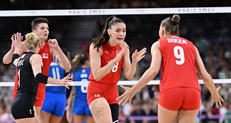 Sultanlar Çeyrek Finalde: İtalya’ya 3-0 Yenildi
