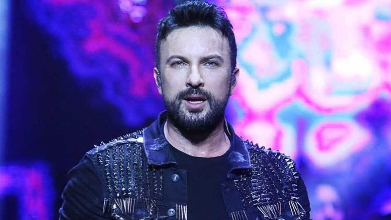 Tarkan'dan Sessiz Şov: Hayranlarını Büyüledi 2 Tarkandan Sessiz Sov Hayranlarini Buyuledi 3