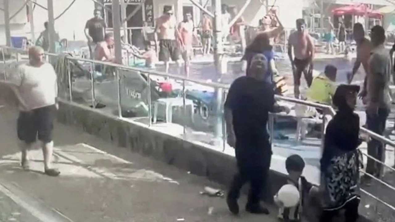 Tatilde Baca Kapağı Dehşeti: Panik Anları Kamerada 2 Tatilde Baca Kapagi Dehseti Panik Anlari Kamerada 3