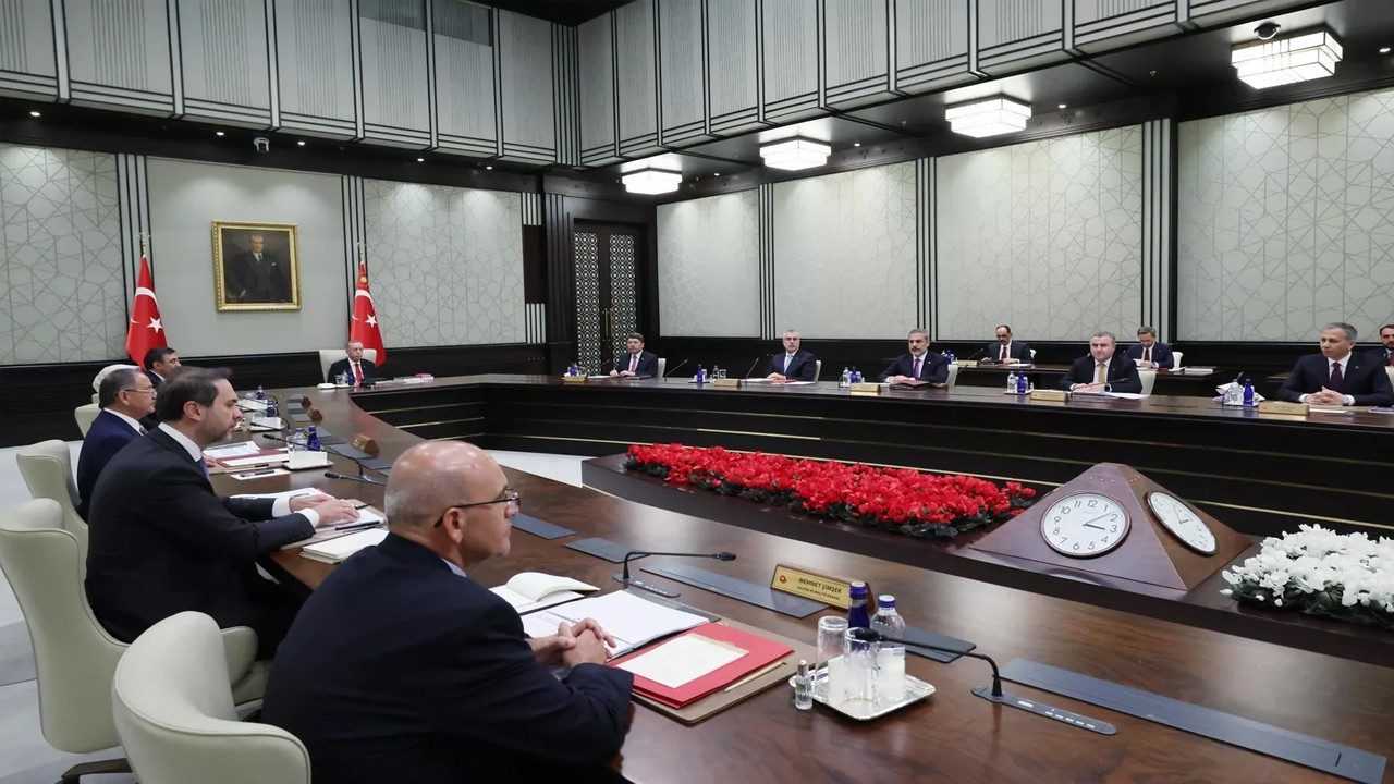 Türkiye'nin Kritik Kabine Toplantısı: Gerilim ve Ekonomi 3 Turkiyenin Kritik Kabine Toplantisi Gerilim ve Ekonomi 4