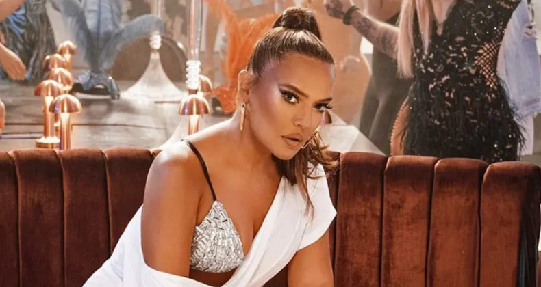 Ünlü Şarkıcı Demet Akalın’dan Instagram İsyanı