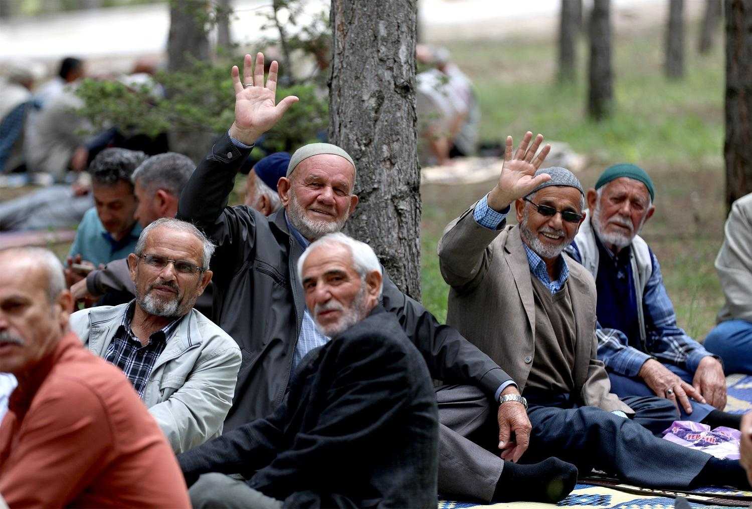 Emekli Promosyonları Yenilendi: Hangi Banka Ne Kadar Veriyor? 3 emekli yasli
