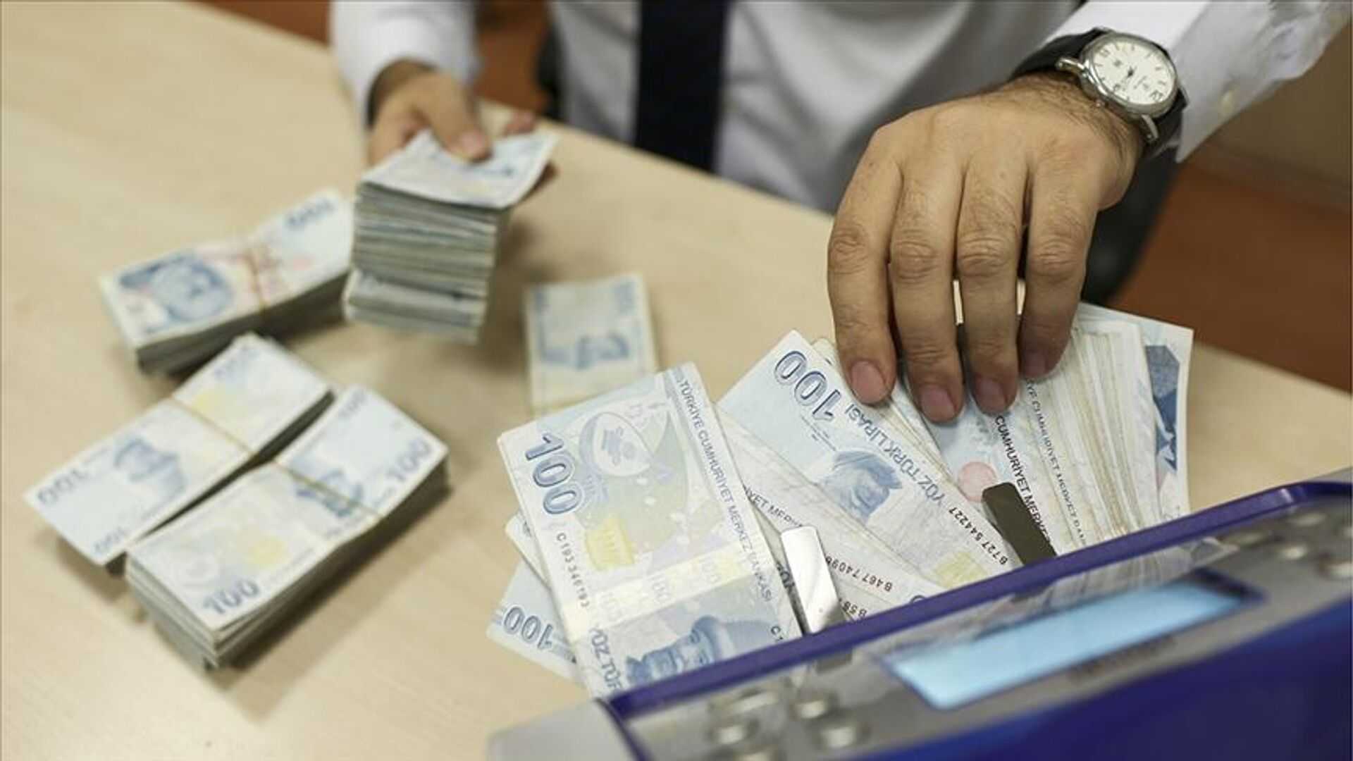 Emekli Promosyonları Yenilendi: Hangi Banka Ne Kadar Veriyor? 8 para saydirma 1