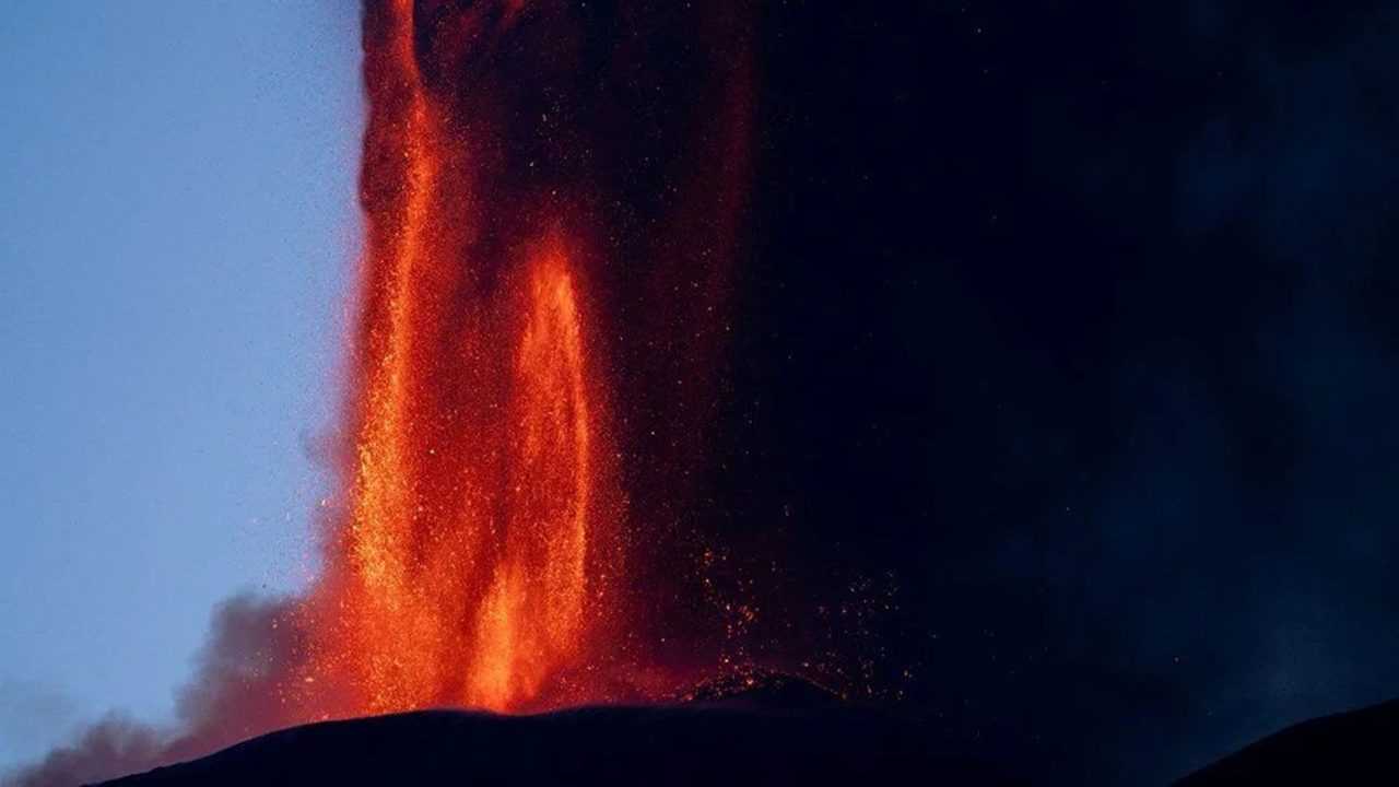 Etna Yanardağı’ndan Dev Lav Püskürmeleri 4 yanardag