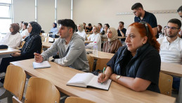 52 Yaşında Halasıyla Sınıf Arkadaşı Olmanın Heyecanı