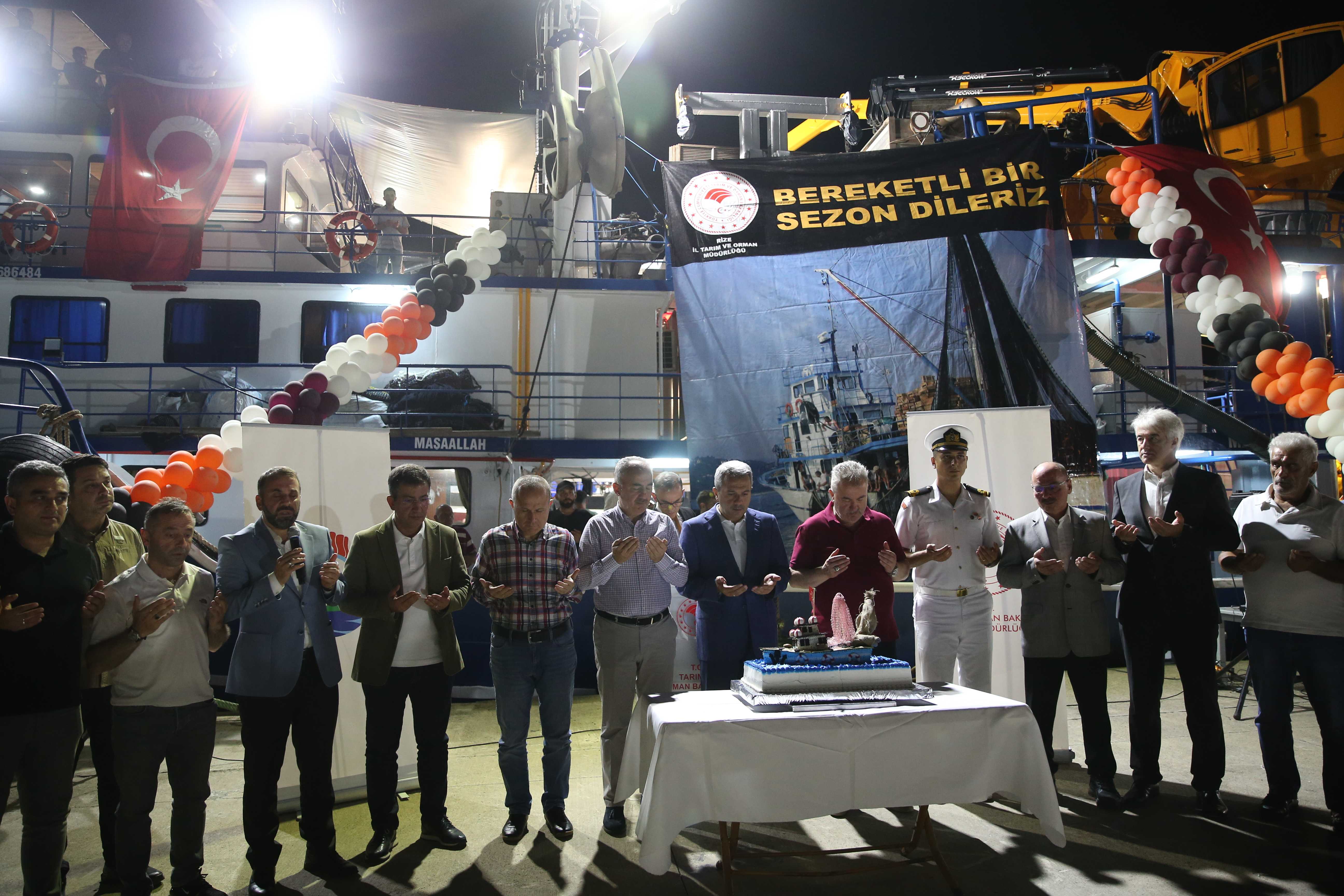 Rize'de Balıkçılar “Vira Bismillah” Diyerek Sezona Başladı 2 AA 20240831 35534942 35534932 RIZEDE BALIKCILAR VIRA BISMILLAH DIYEREK DENIZE ACILDI