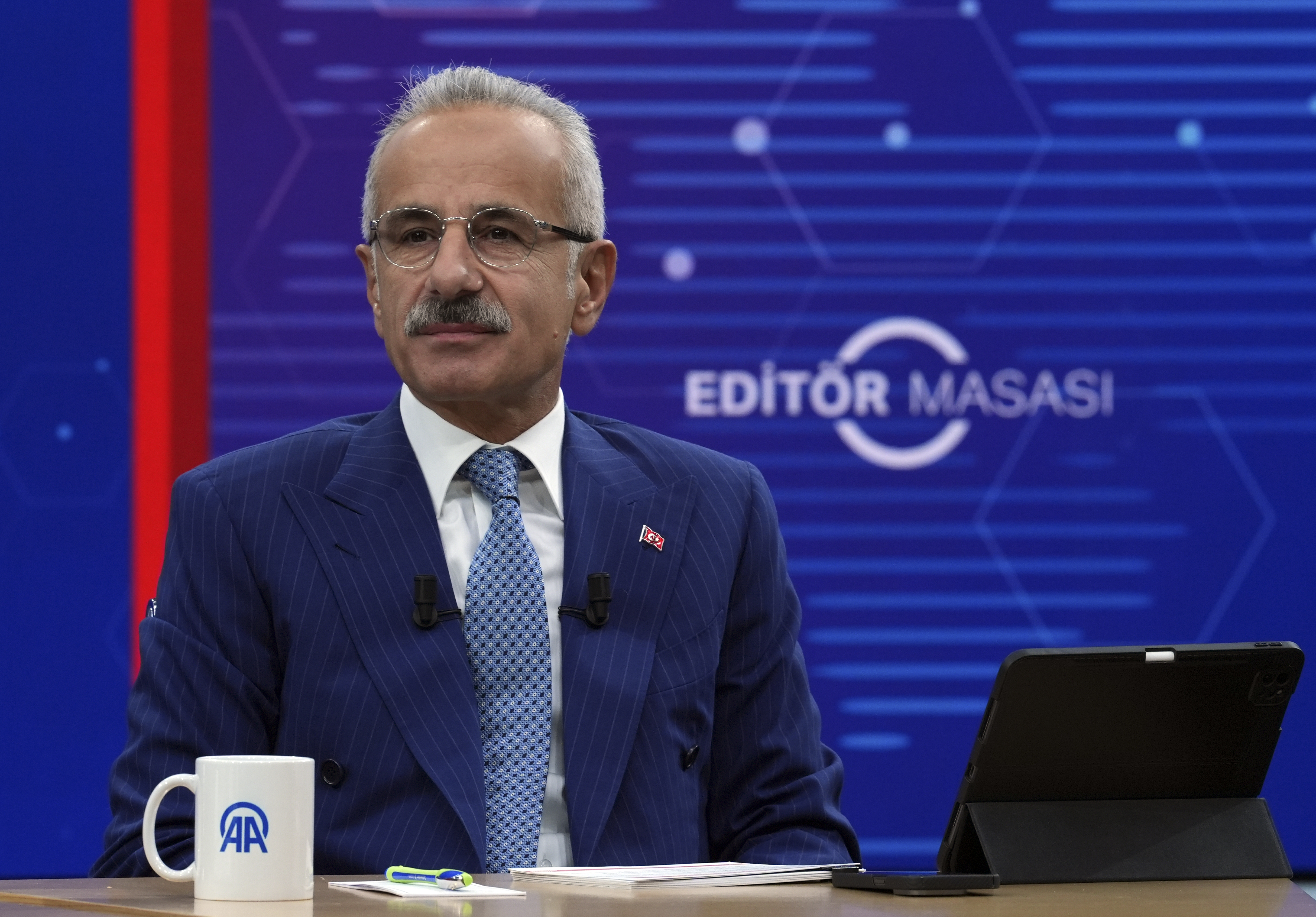 Meta'dan Şok Yanıt: WhatsApp Mesajlarına Ulaşılamıyor! 3 AA 20240918 35668714 35668713 ULASTIRMA VE ALTYAPI BAKANI URALOGLU AA EDITOR MASASINA KONUK OLDU