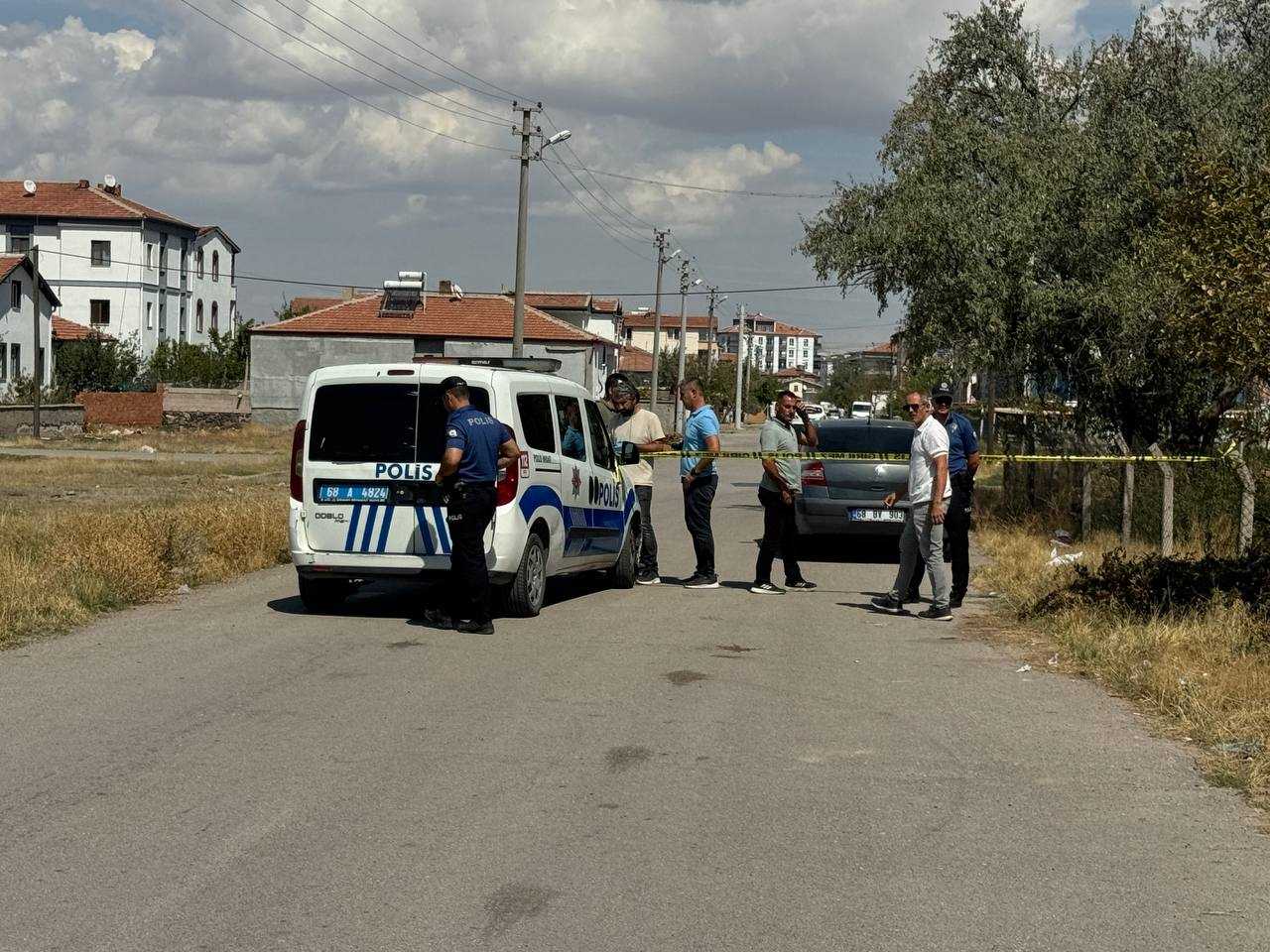 Aksaray’da Pazarda Silahlı Kavga: 4 Yaralı! 1 AA 20240918 35671970 35671967 AKSARAYDA PAZARCILIK YAPAN AKRABALARIN SILAHLI KAVGASINDA 4 KISI YARALANDI