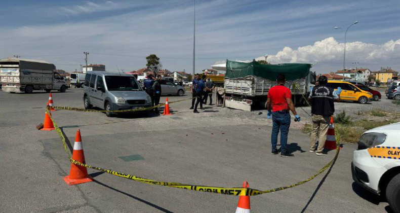 Aksaray’da Pazarda Silahlı Kavga: 4 Yaralı!