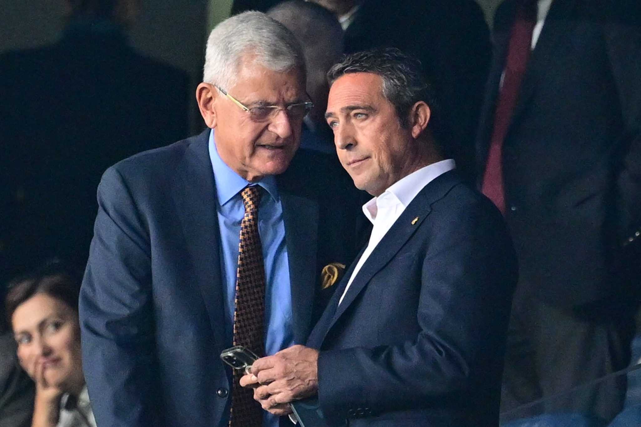 Ali Koç Derbi Sonrası Soyunma Odasına İndi mi? 2 AA 20240921 35700708 35700705 FENERBAHCE GALATASARAY