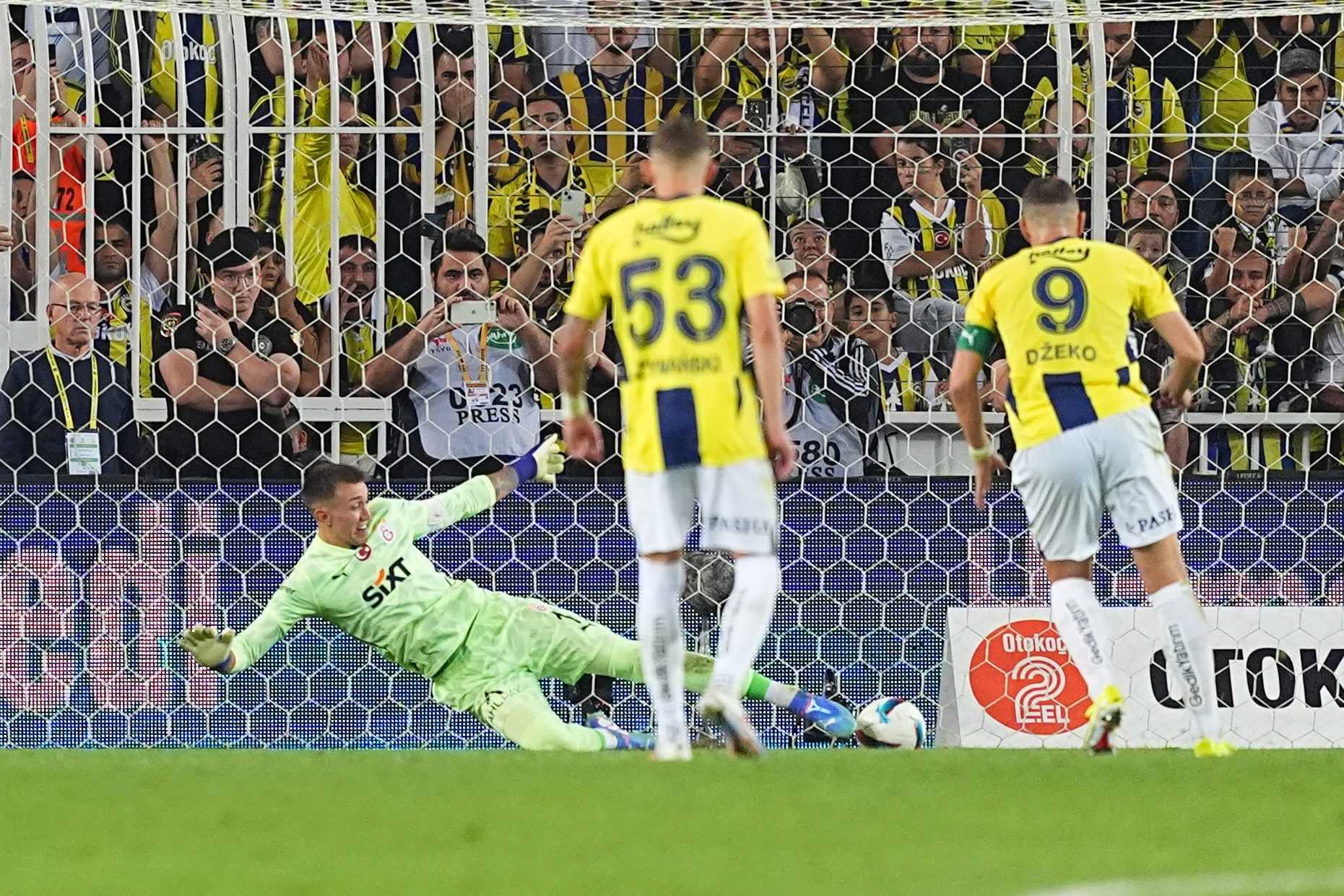 AA 20240921 35701784 35701780 FENERBAHCE GALATASARAY