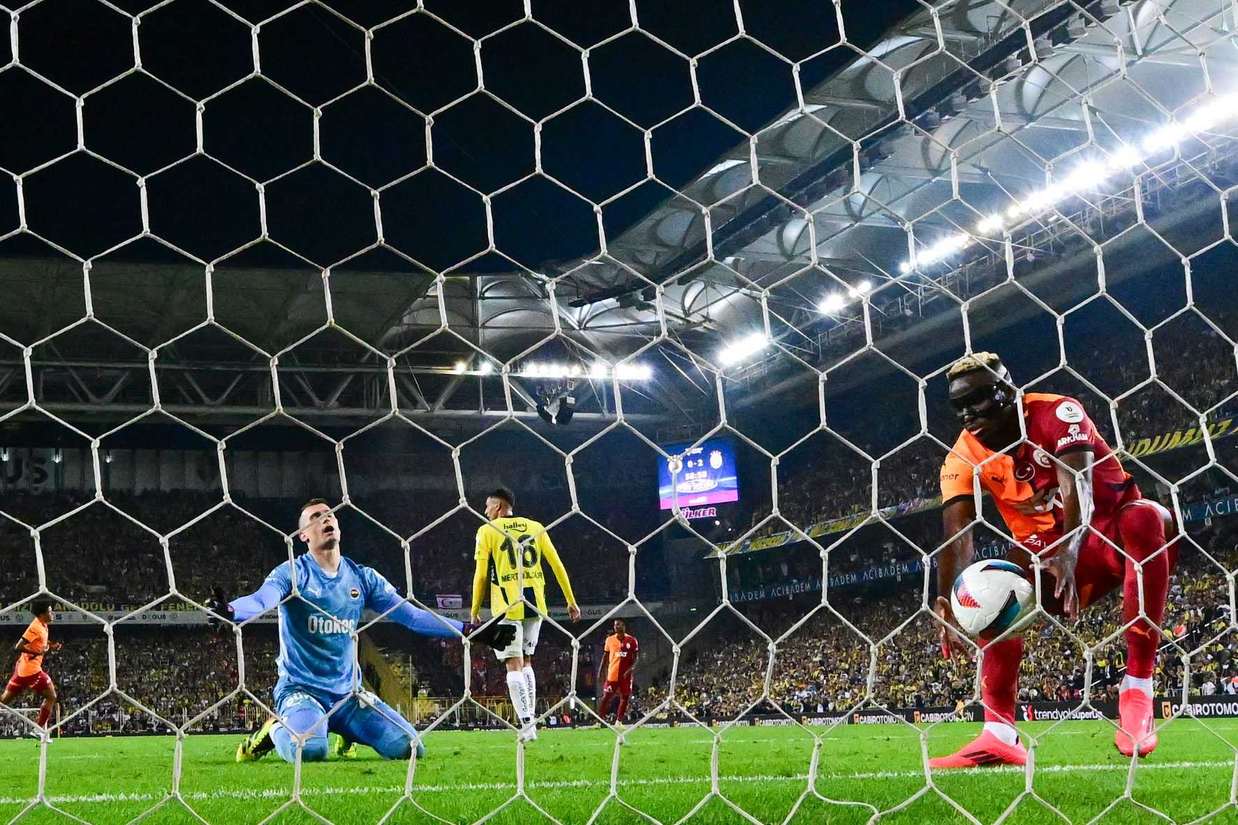 AA 20240921 35702278 35702275 FENERBAHCE GALATASARAY