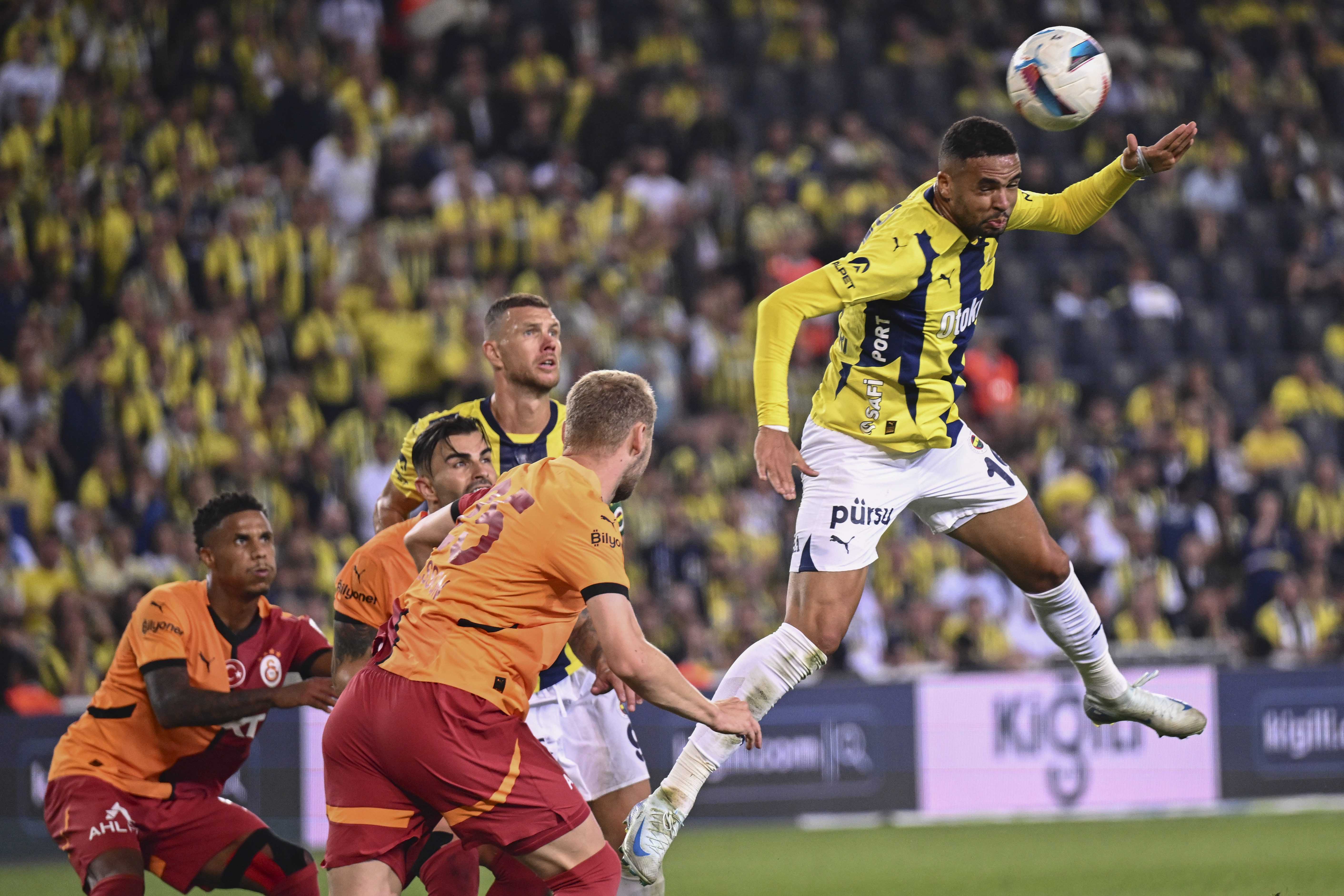 AA 20240921 35702389 35702385 FENERBAHCE GALATASARAY