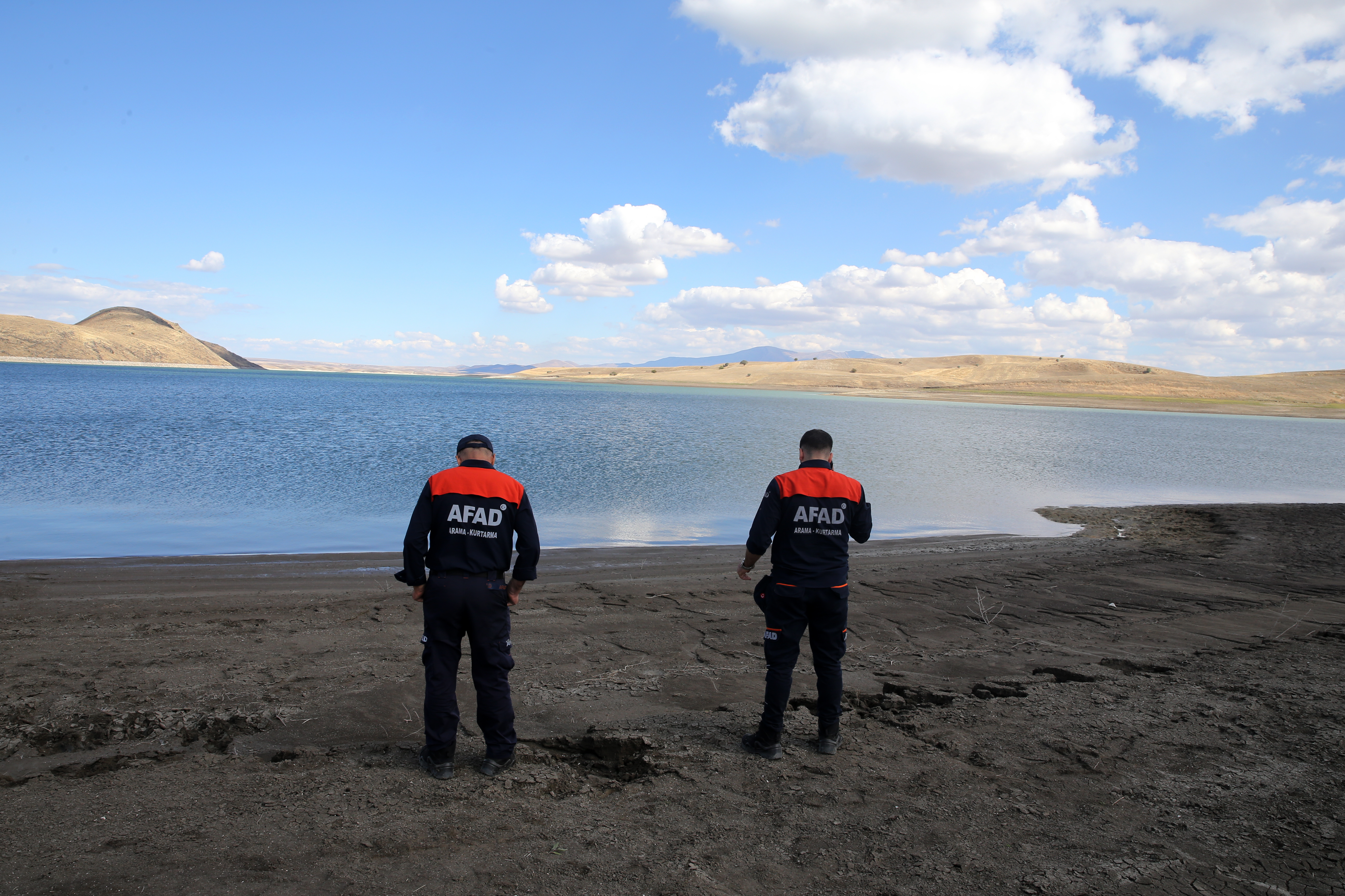 Muş'ta Kayıp Lise Öğrencisini Arama Çalışmaları Sürüyor 1 AA 20240924 35724202 35724198 MUSTA KAYBOLAN LISE OGRENCISINI ARAMA CALISMASI SURUYOR