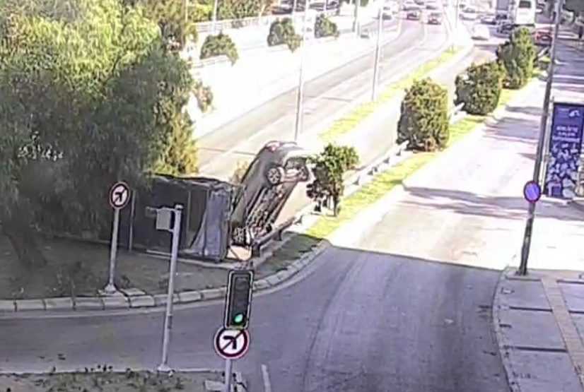 İzmir’de Alt Geçide Düşen Araçta 3 Kişi Feci Şekilde Can Verdi 4 AA 20240925 35734139 35734137 IZMIRDE ALT GECIDE DUSEN OTOMOBILDEKI 3 KISI OLDU