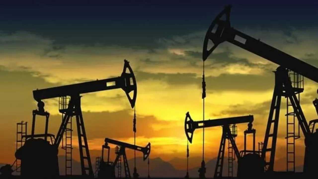 ABD Petrol Stokları Artıyor: Talep Endişeleri Büyüyor 2 ABD Petrol Stoklari Artiyor Talep Endiseleri Buyuyor 4