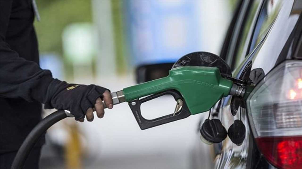 Bu Gece Yarısından İtibaren Benzine Büyük İndirim Geliyor 3 Bu Gece Yarisindan Itibaren Benzine Buyuk Indirim Geliyor 1