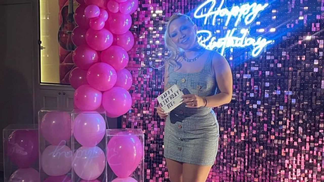Ece Seçkin’in 33. Yaş Günü: Sürprizler ve Yeni Başlangıç 1 Ece Seckinin 33. Yas Gunu Surprizler ve Yeni Baslangic 1