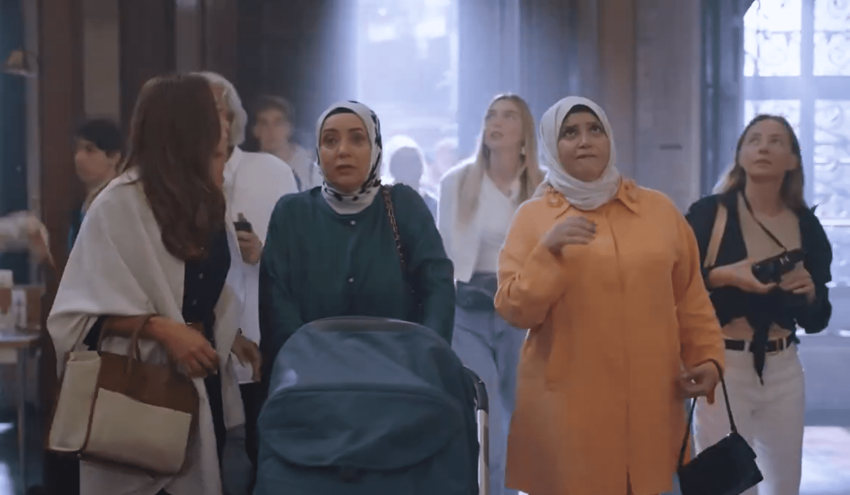 Kızılcık Şerbeti'nde Dikkat Çeken Kilise Sahnesi! 3 Ekran goruntusu 2024 09 28 013924