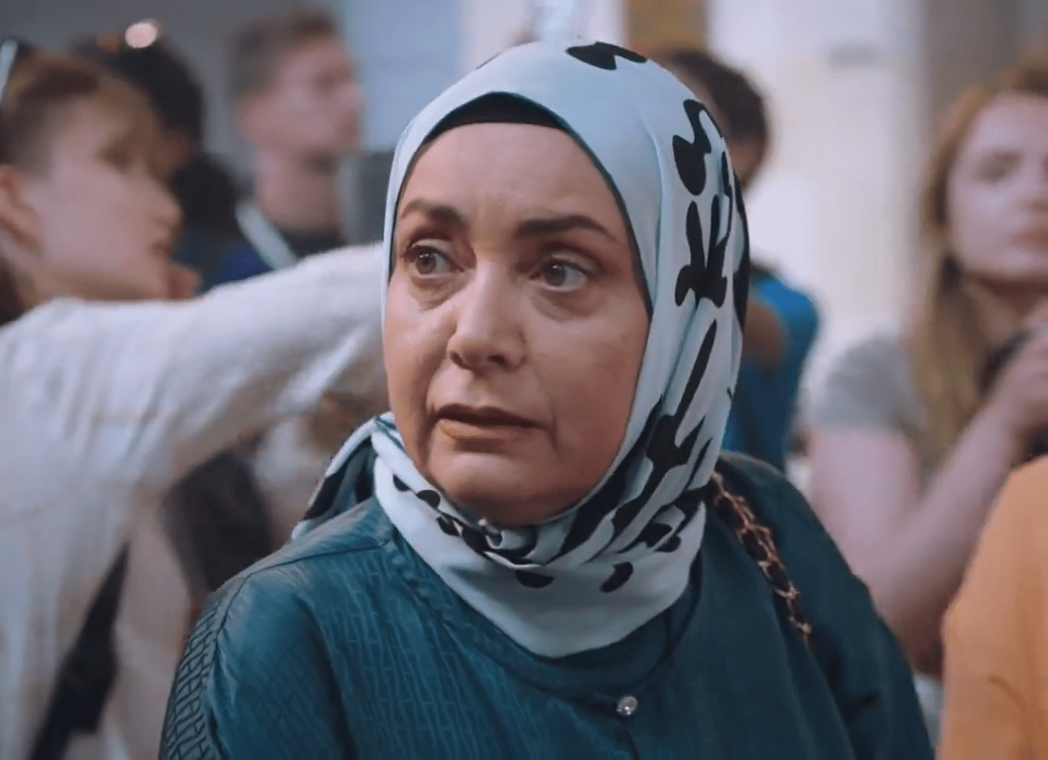 Kızılcık Şerbeti'nde Dikkat Çeken Kilise Sahnesi! 6 Ekran goruntusu 2024 09 28 013939