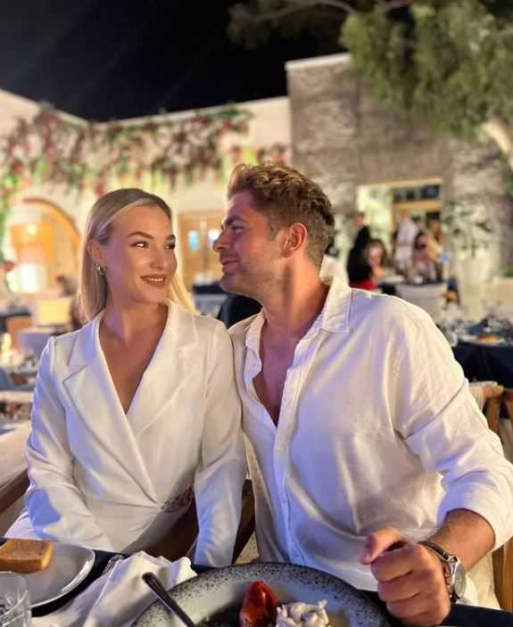 Survivor All Star Aşkı Evlilikle Taçlanıyor: Mert ve Sude Evleniyor! 2 FXe9o5CWIAALmRh