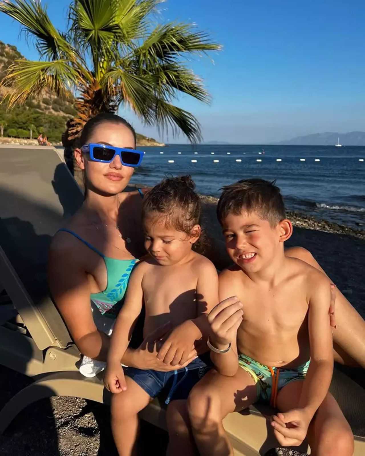 Fahriye Evcen’in Tatilinde Burak Özçivit Eksik 2 Fahriye Evcenin Tatilinde Burak Ozcivit Eksik 3