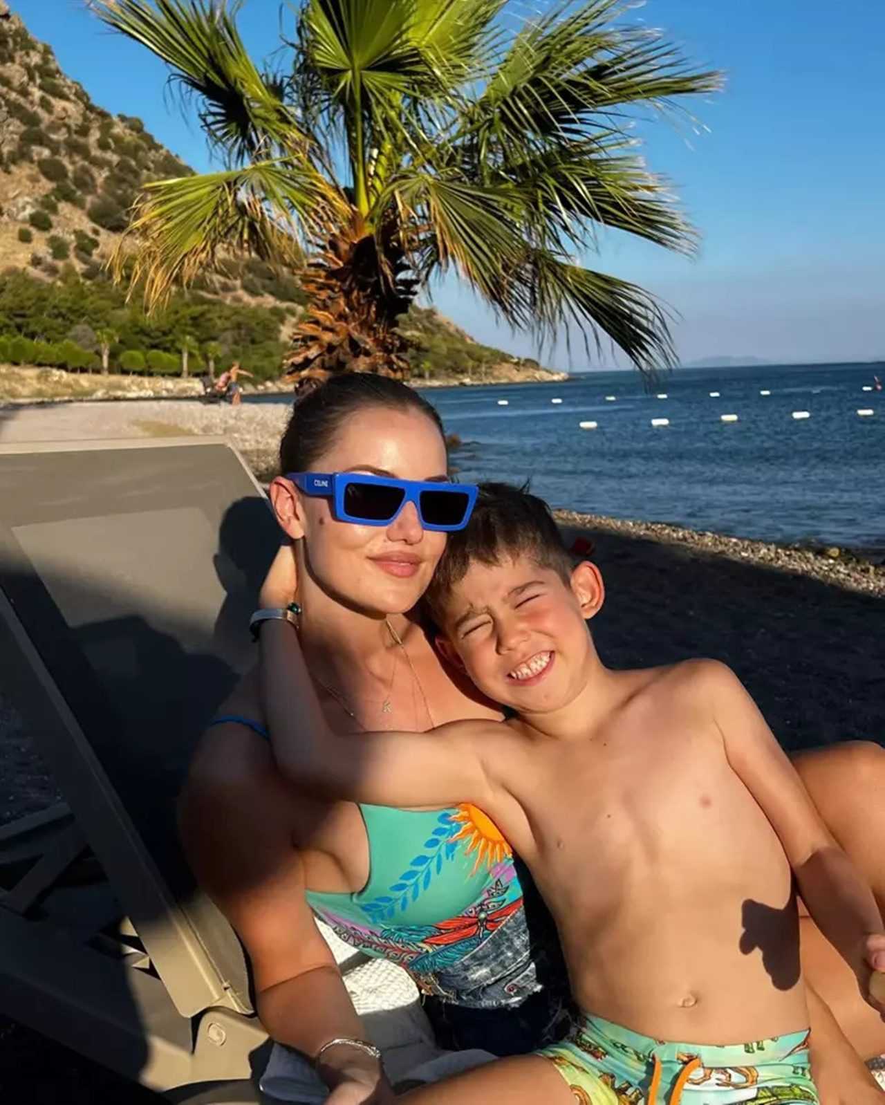 Fahriye Evcen’in Tatilinde Burak Özçivit Eksik 3 Fahriye Evcenin Tatilinde Burak Ozcivit Eksik 4