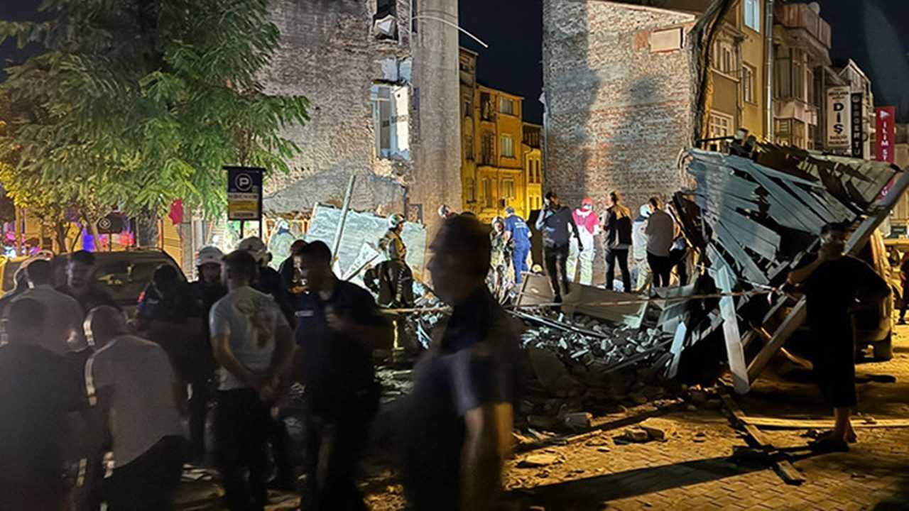 Fatih'te Bina Çöktü: 1 Yaralı, Ekipler Seferber Oldu 1 Fatihte Bina Coktu 1 Yarali Ekipler Seferber Oldu 2