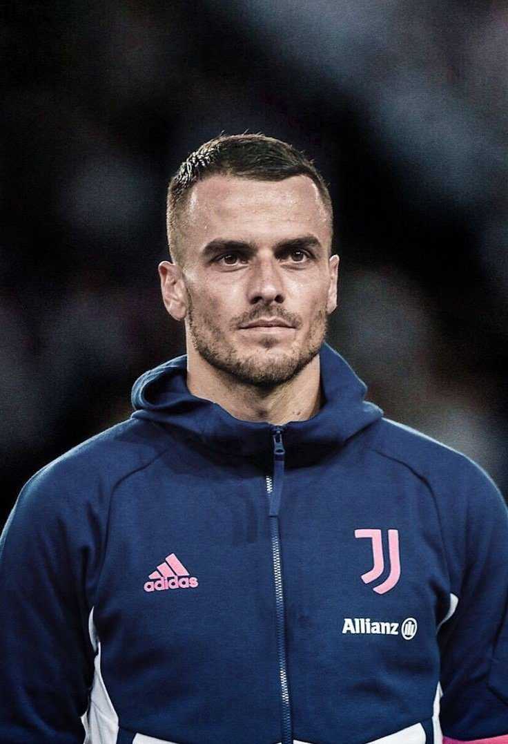 Filip Kostic Fenerbahçe'ye Çok Yakın! İstanbul'a Geliyor 2 GW9FsRKWUAAwZcI