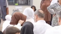 Narin’in Akrabası Kalabalığa Haykırdı, Yumrukla Susturuldu!