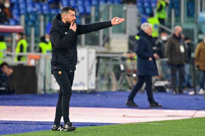 Mourinho Ekibinden Fenerbahçe'de Şok İstifa! 3 GYUNJstXcAA82jm
