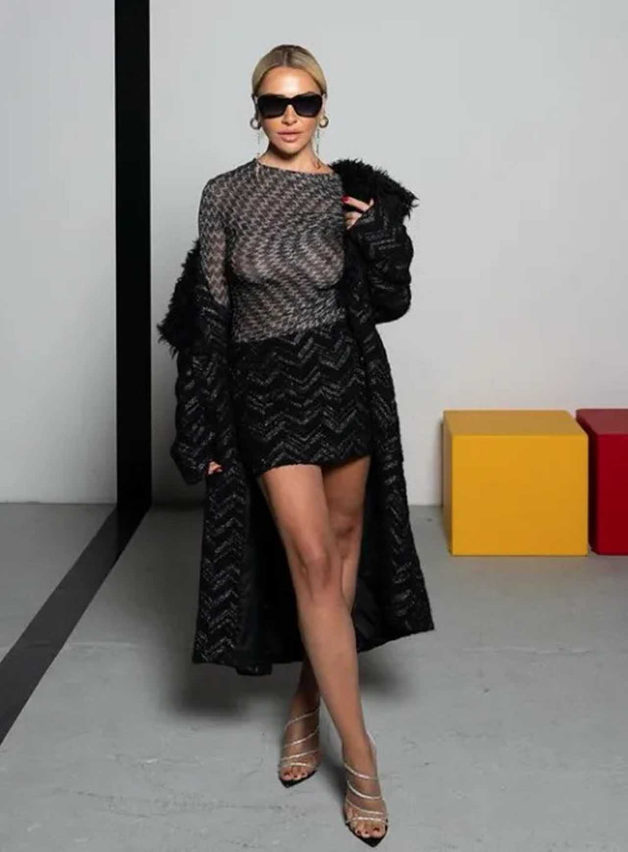 Hadise Fırtına Estirdi: Transparan Tercihi Olay Yarattı 3 Hadise Firtina Estirdi Transparan Tercihi Olay Yaratti 4