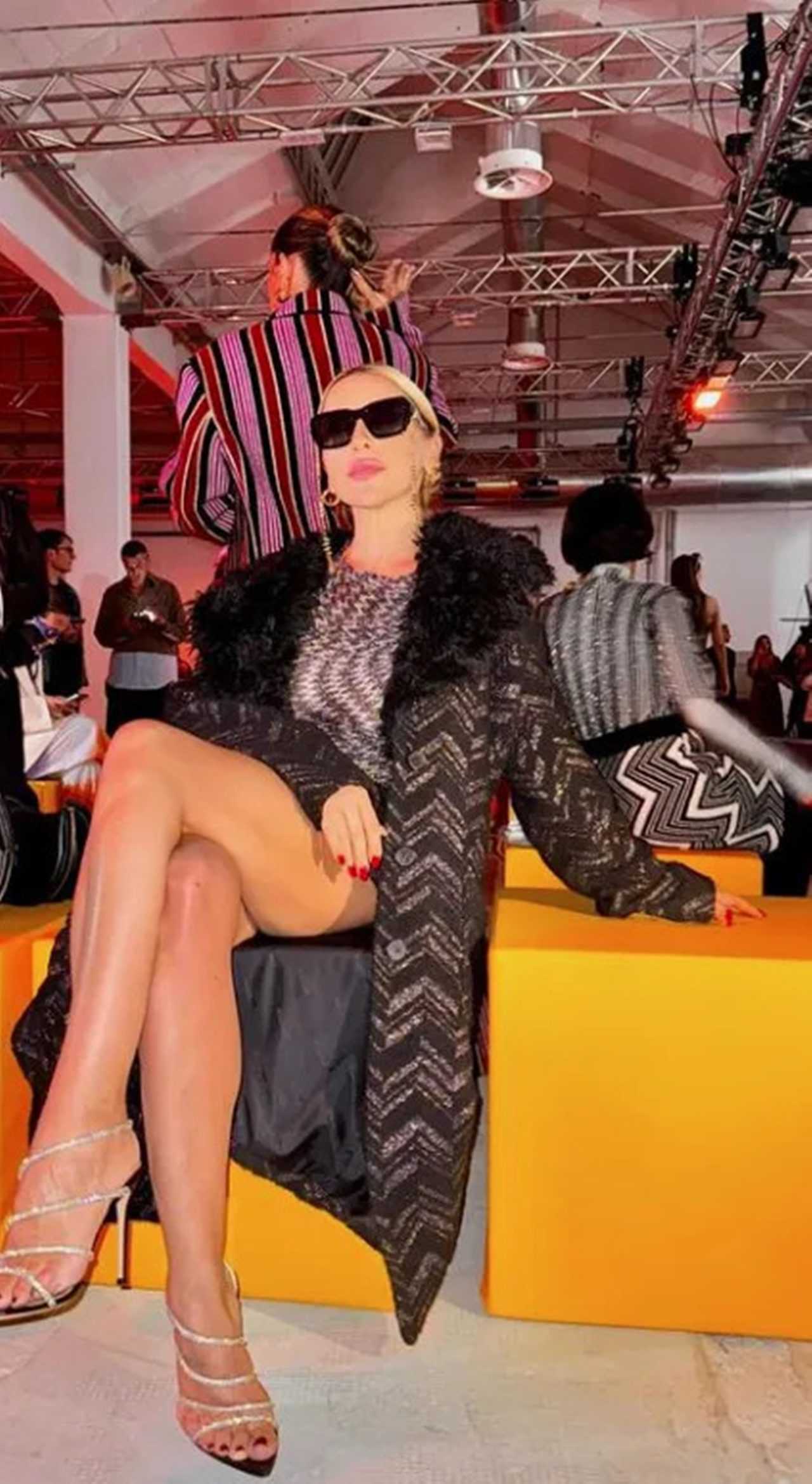 Hadise Fırtına Estirdi: Transparan Tercihi Olay Yarattı 4 Hadise Firtina Estirdi Transparan Tercihi Olay Yaratti 5