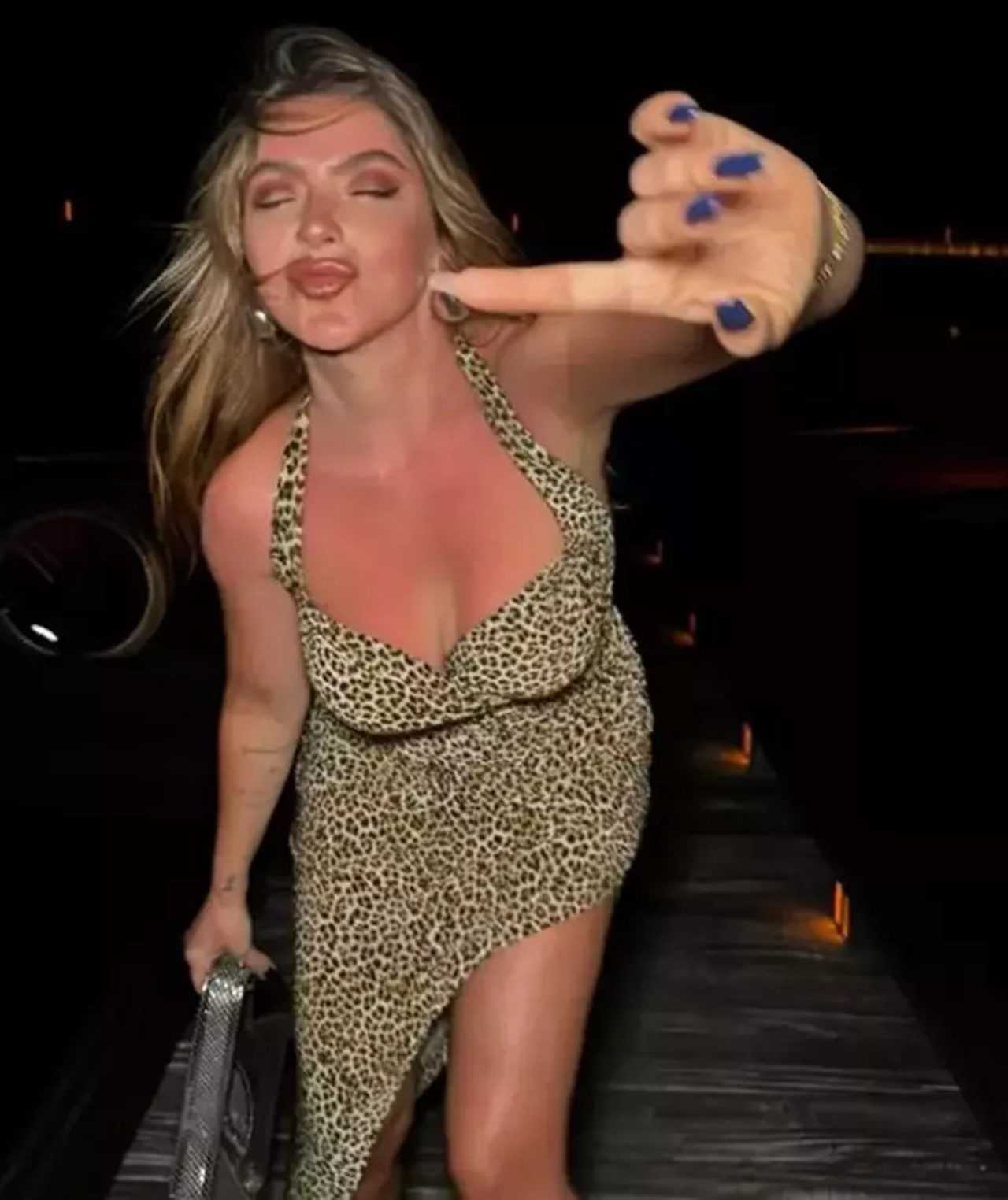 Hadise'nin Cesur Paylaşımı Sosyal Medyayı Salladı 3 Hadisenin Cesur Paylasimi Sosyal Medyayi Salladi 4